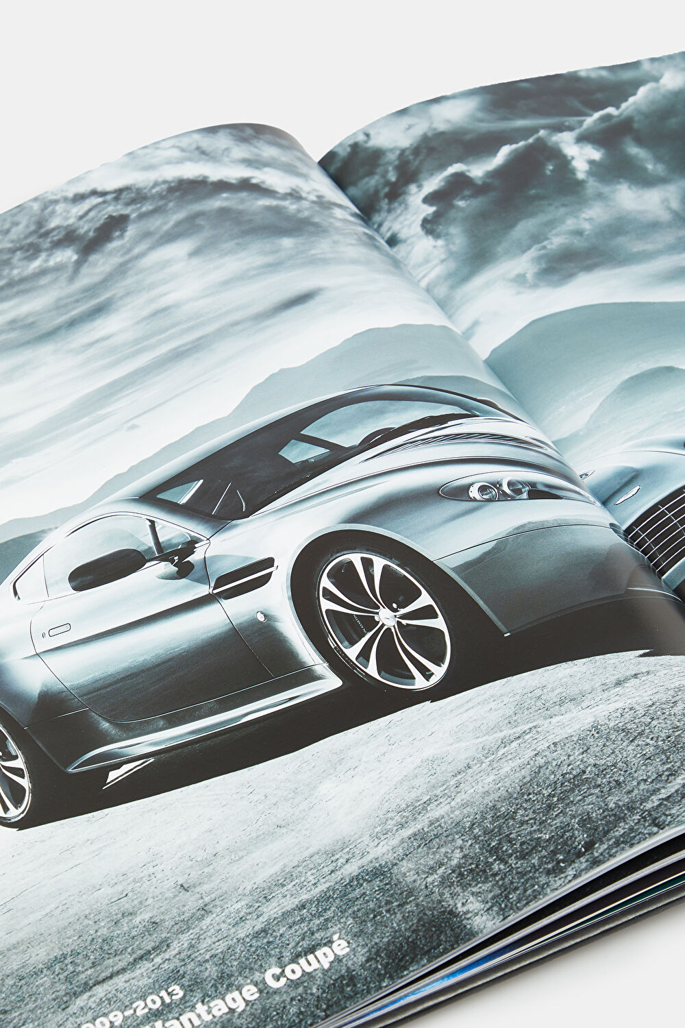 The Aston Martin Book_7