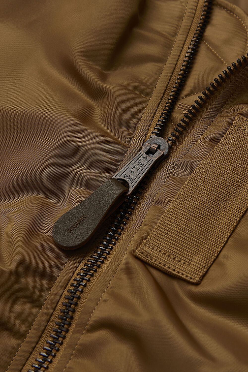 Camel Bomber Mont_3