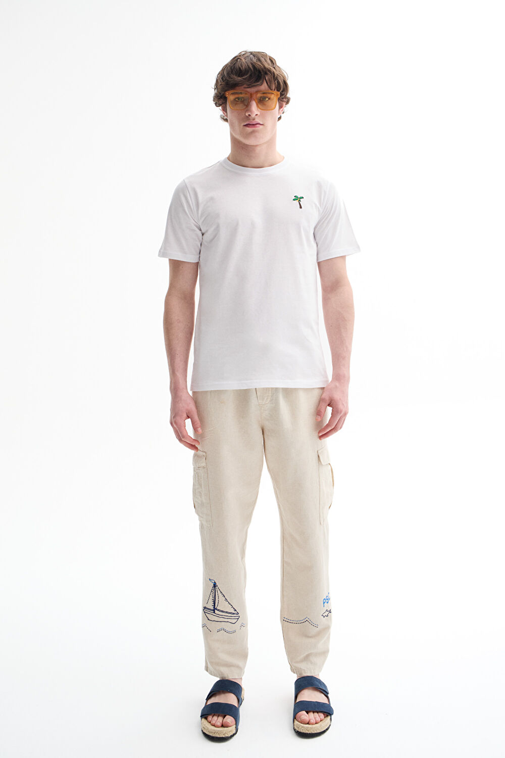Beyaz Bisiklet Yaka Baskılı T-Shirt_3