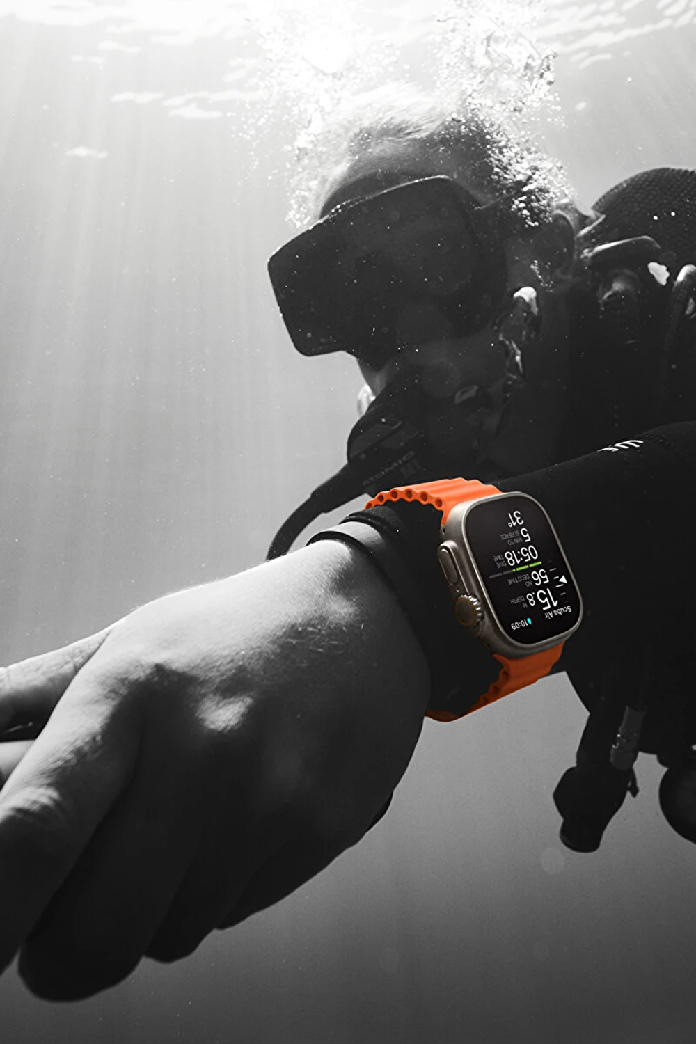 Apple Watch Ultra 2 GPS + Cellular 49mm Turuncu Kordon_4