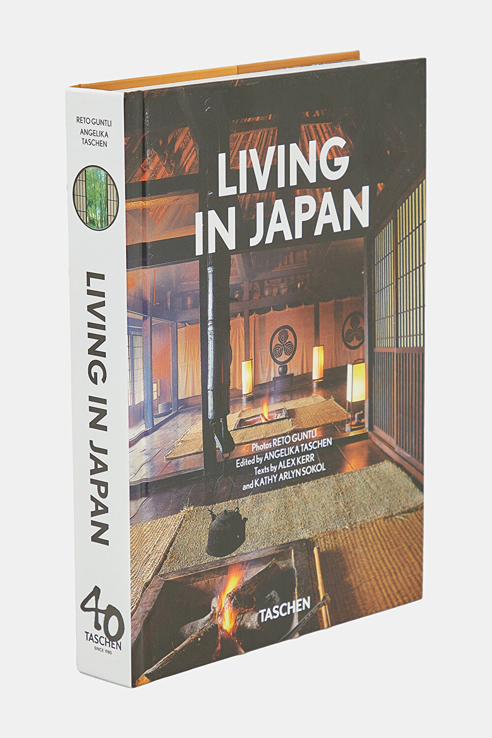 Living in Japan 40th Edition_2