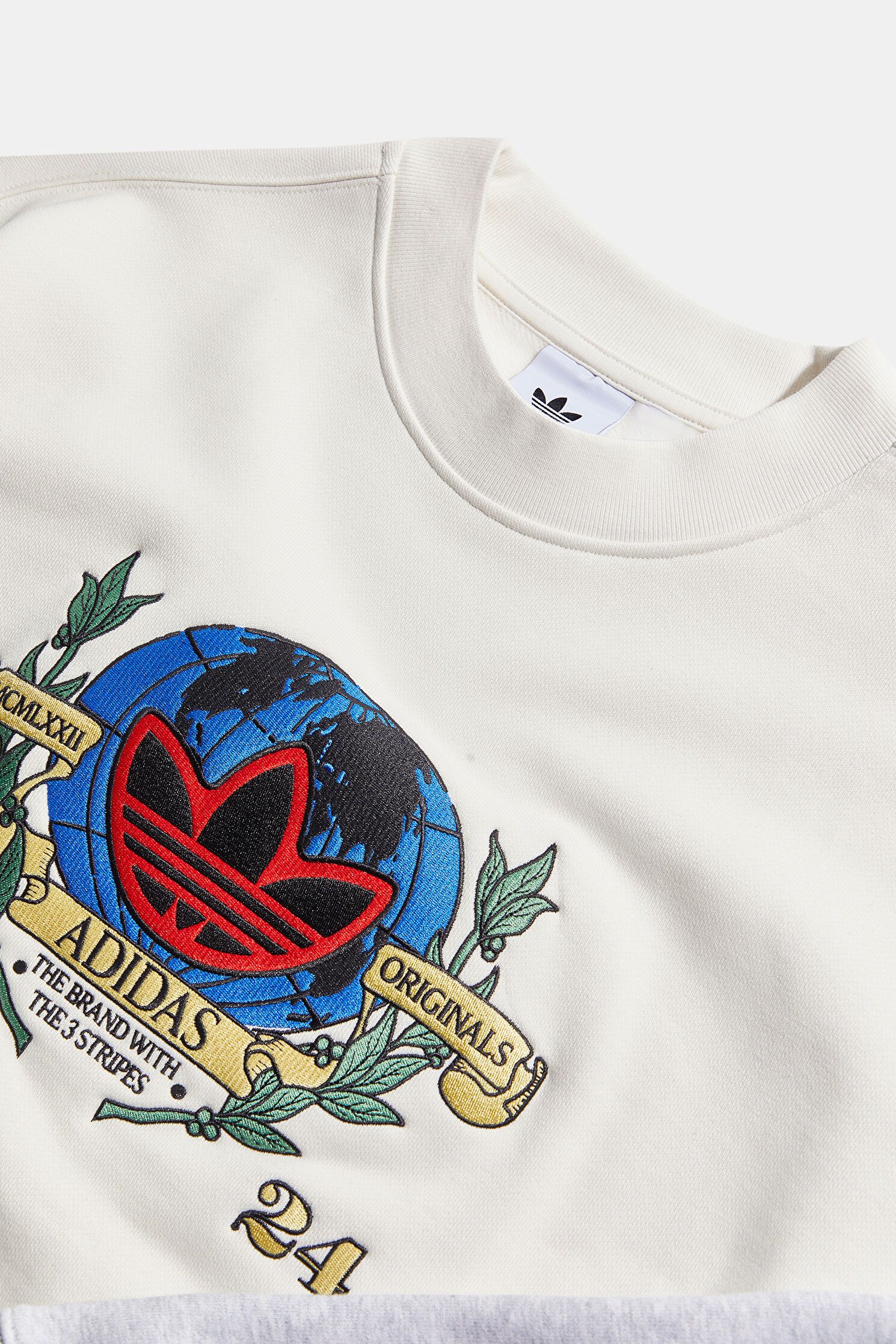 IM MEN / 24FW/ボトム/3/ポリエステル/BRW/LA43FF156 Erkek Adıdas Ekru Relax Kalıp Bisiklet Yaka Sweatshirt