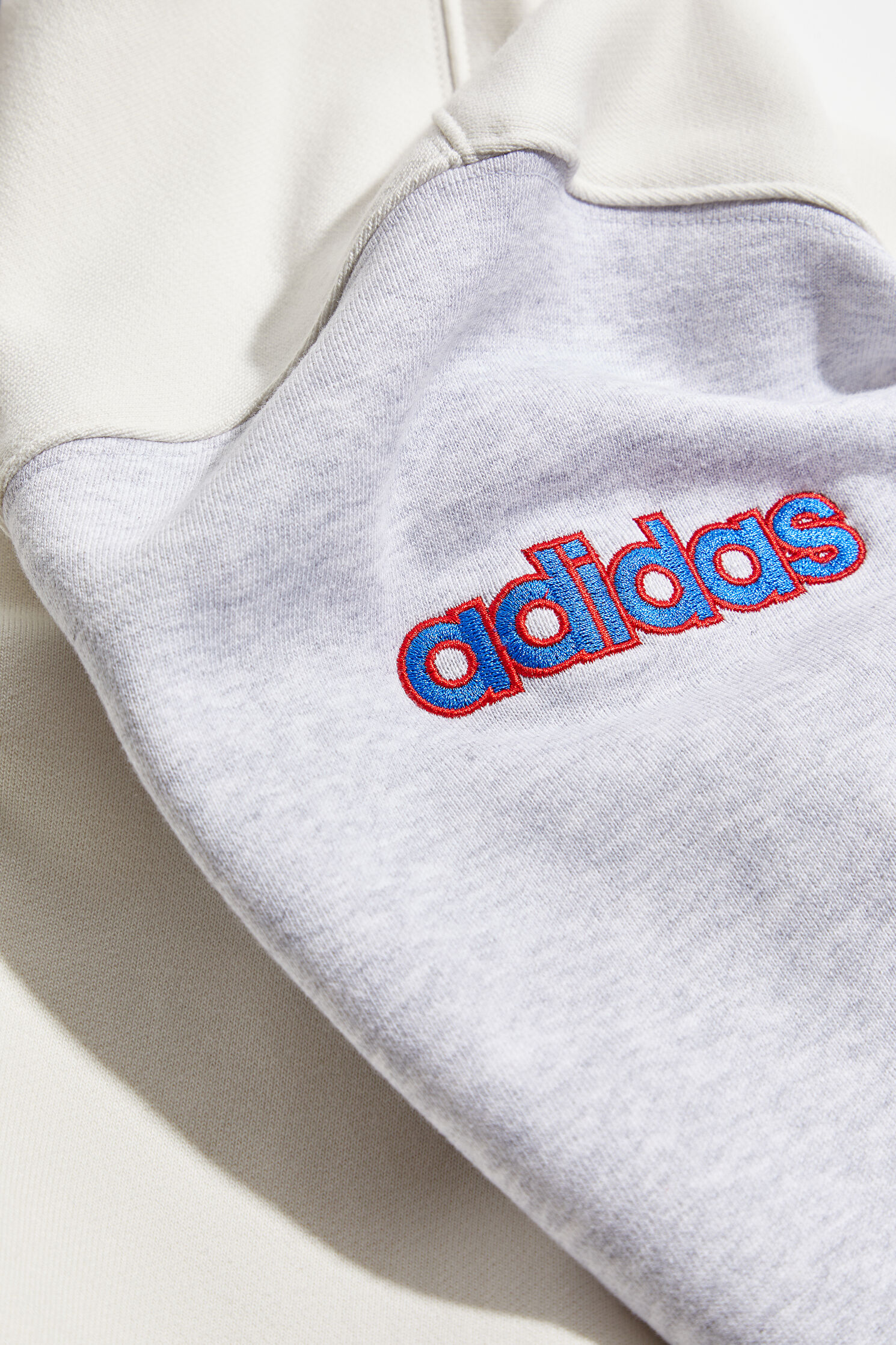 Erkek Adıdas Ekru Relax Kalıp Bisiklet Yaka Sweatshirt