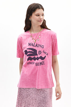 Pembe Bisiklet Yaka Baskılı T-Shirt