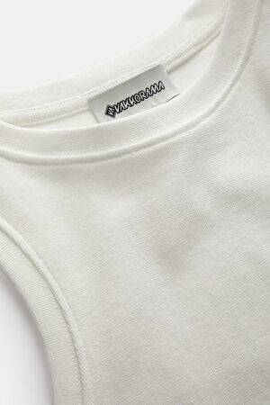 Dar Kalıp Beyaz Bisiklet Yaka T-Shirt_6
