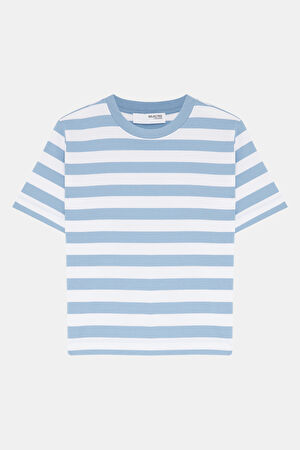 Beyaz O Yaka Çizgili Desenli T-Shirt