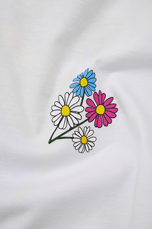 Relax Kalıp Beyaz Bisiklet Yaka T-Shirt 4