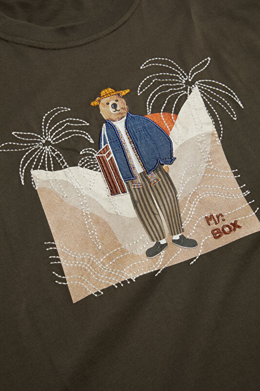 Relax Pattern Khaki Crew Neck Printed T-Shirt 4