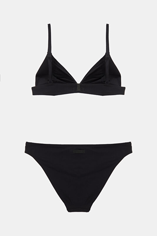 Siyah Bağlamalı Bikini 2