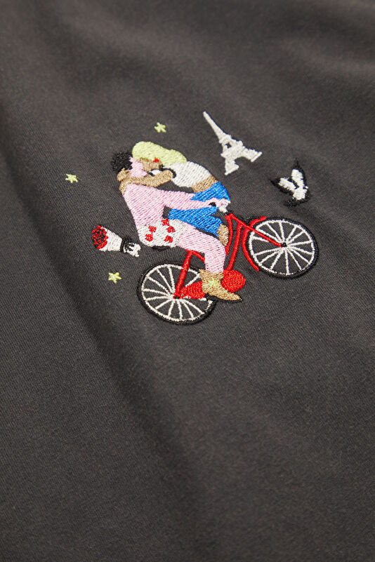 Siyah O Yaka Desenli Kadın T-Shirt 4