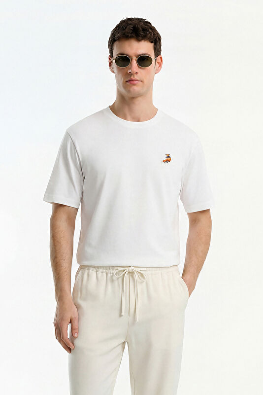 Relax Kalıp Beyaz Bisiklet Yaka Nakışlı Erkek T-Shirt