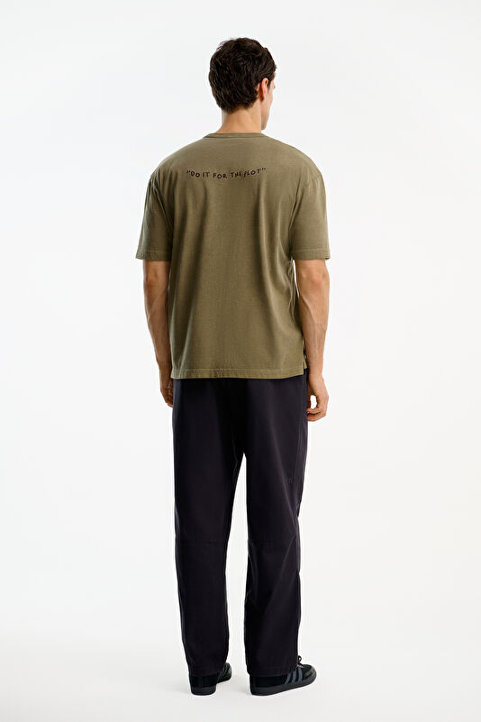 Haki Bisiklet Yaka Nakışlı Erkek T-Shirt 2
