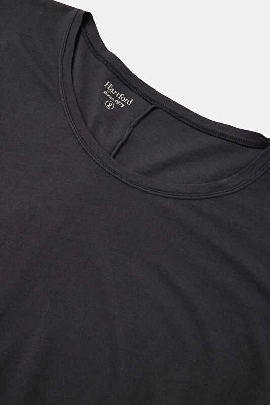 Siyah O Yaka Kadın T-Shirt 3