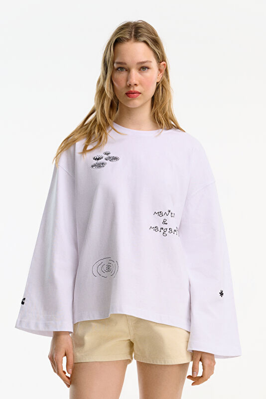 Beyaz Nakışlı Kadın T-Shirt