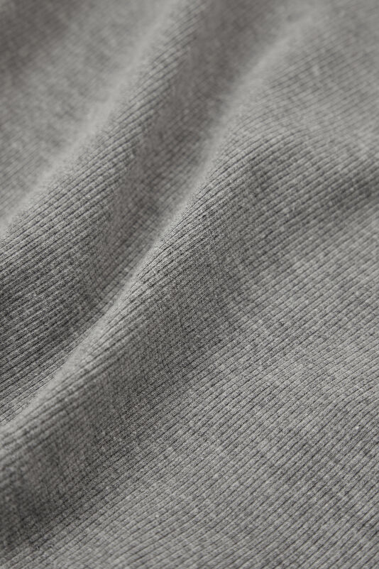 Gri V Yaka Kadın T-Shirt 4