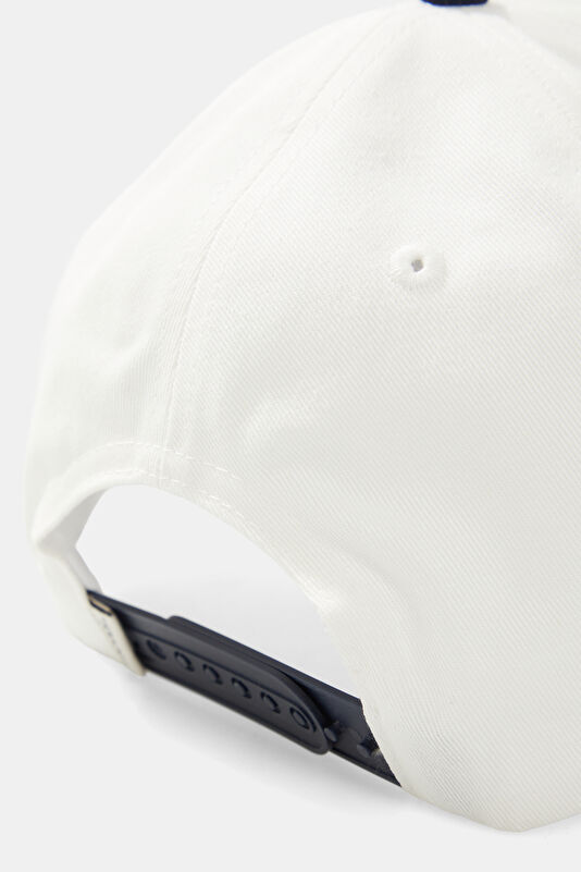 White Embroidered Hat 3