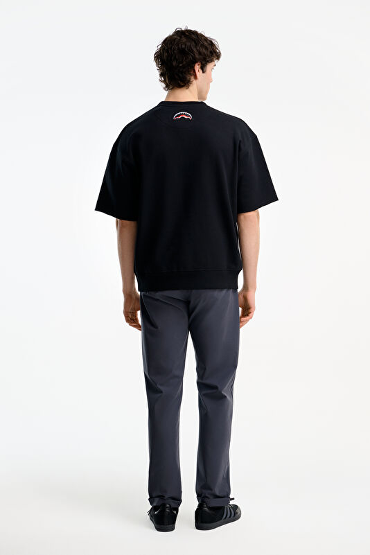 Relax Kalıp Siyah Bisiklet Yaka Nakışlı Erkek T-Shirt 2