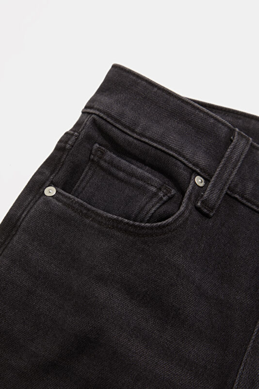 Black Women's Jeans 4
