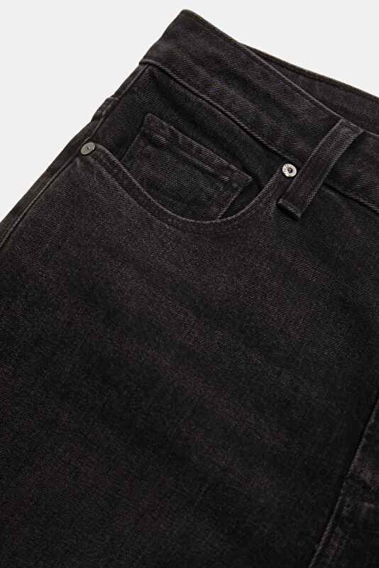 Black Women's Jeans 4