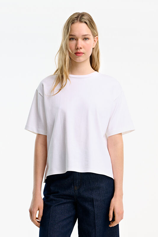 Beyaz O Yaka Kadın T-Shirt