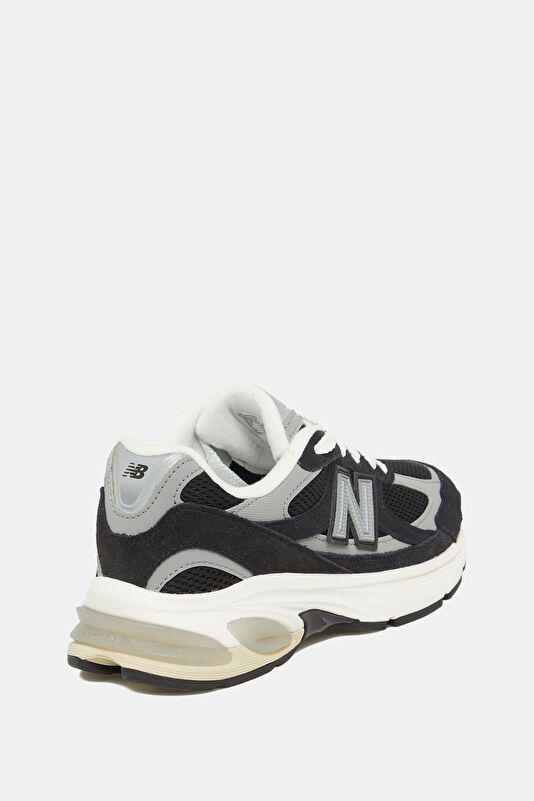 2010 Black Women's Sneakers 3