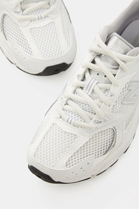 530 White Women's Sneakers 4
