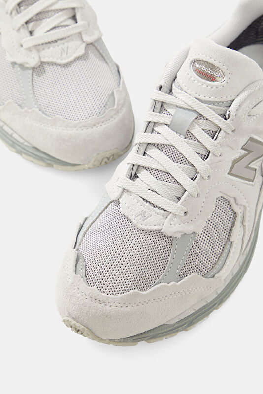 2002 Grey Women's Sneakers 4