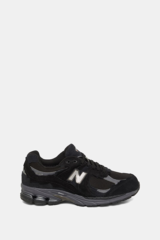 2002 Black Men's Sneakers