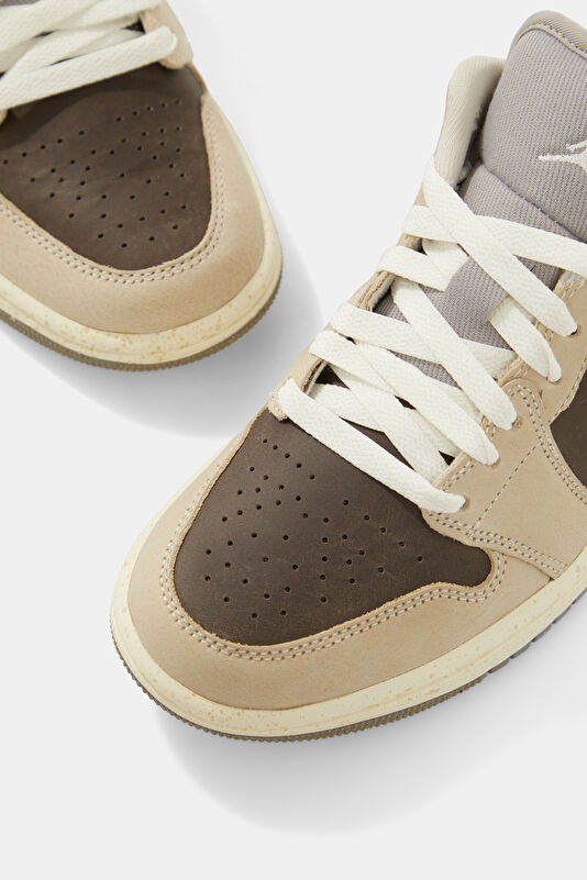 Air Jordan 1 Low SE Koyu Bej Kadın Spor Ayakkabı 4