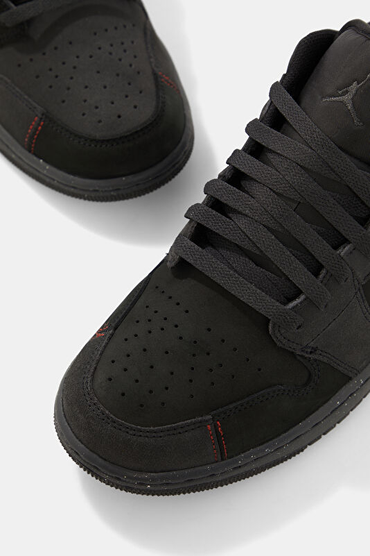 Air Jordan 1 Low SE Craft Siyah Erkek Spor Ayakkabı 4
