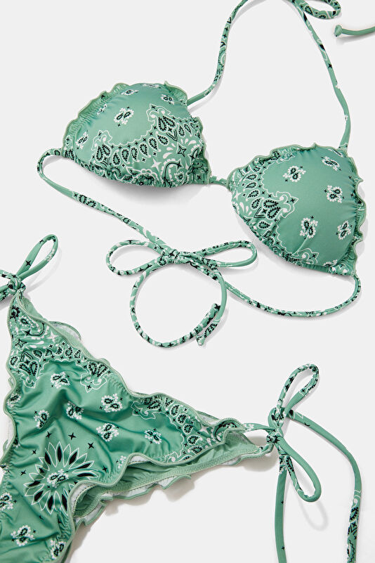 Yeşil Desenli Bağlamalı Bikini 3