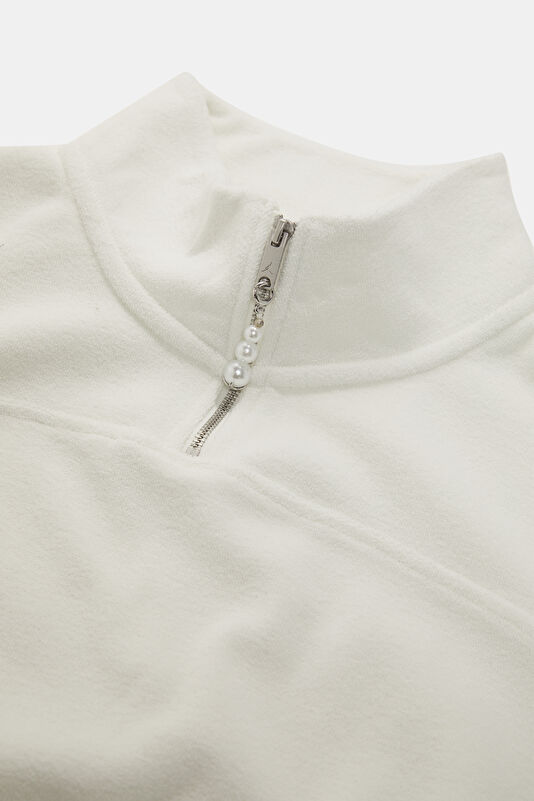Beyaz Dik Yaka Kadın Sweatshirt 3