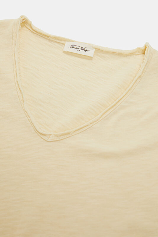 Açık Sarı V Yaka Kadın T-Shirt 3