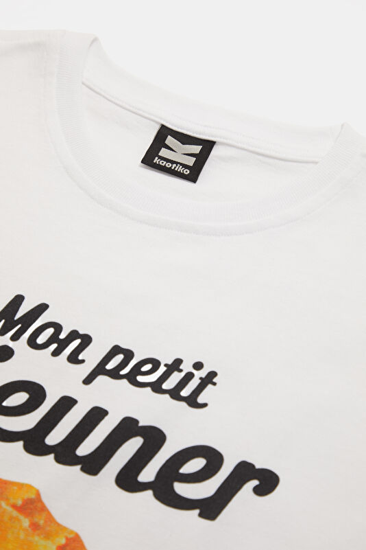 Relax Kalıp Beyaz Bisiklet Yaka Baskılı Kadın T-Shirt 3