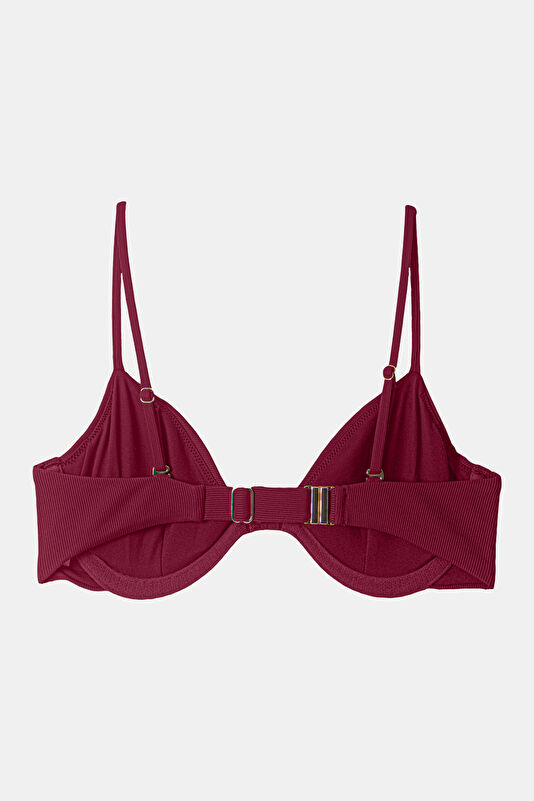 Kırmızı Bikini 4