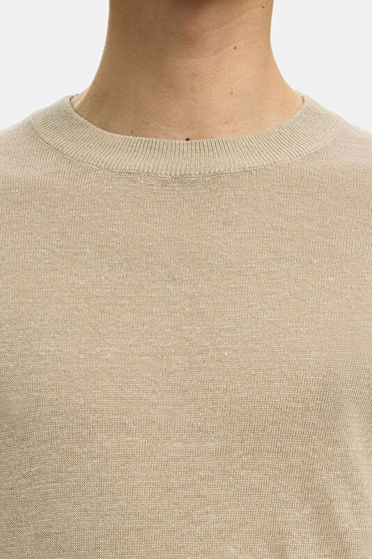 Cream Men's Linen Sweater 2