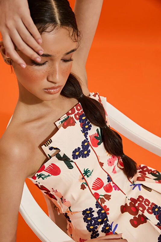 White Floral Pattern Sleeveless Women's Blouse 4