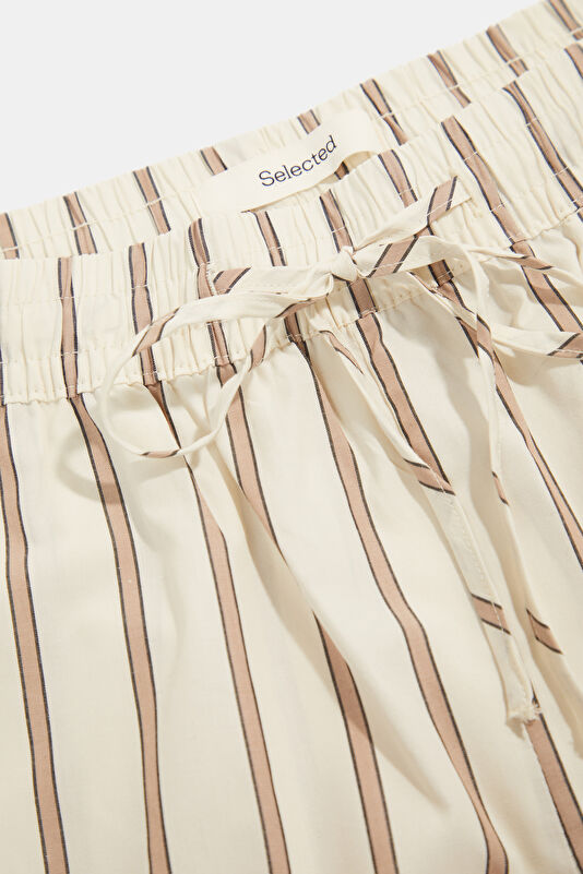 Cream Striped Patterned Women's Shorts 3