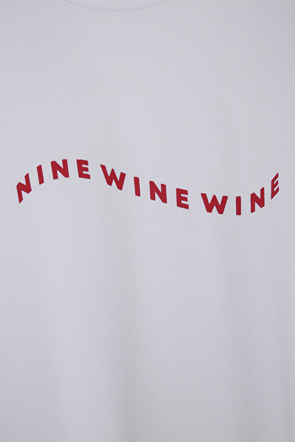 Nine Wine Wine Baskılı T-Shirt 3