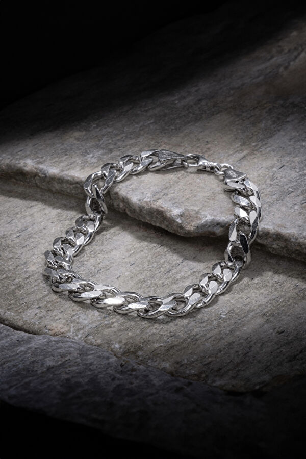 Silver-Colored Curb Chain Bracelet 4