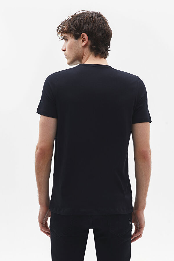Slim Fit Black Crew Neck Men's T-Shirt 2