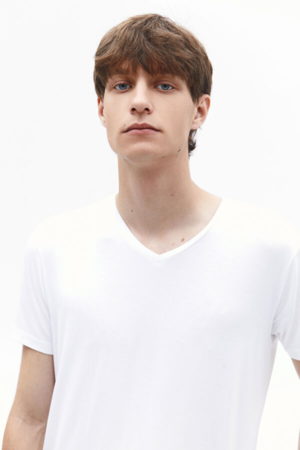 Slim Fit White V-Neck Men's T-Shirt 3
