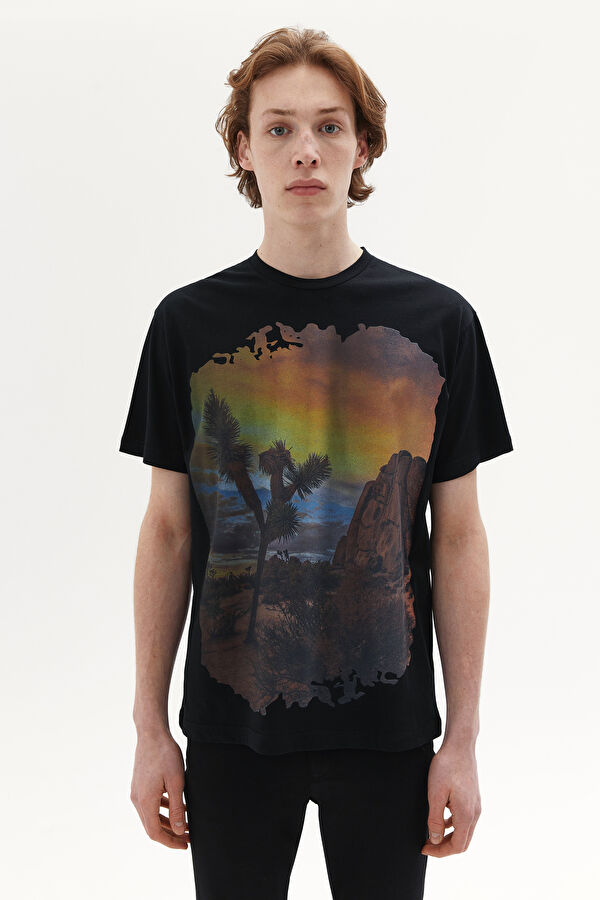 Siyah Bisiklet Yaka Baskılı T-Shirt