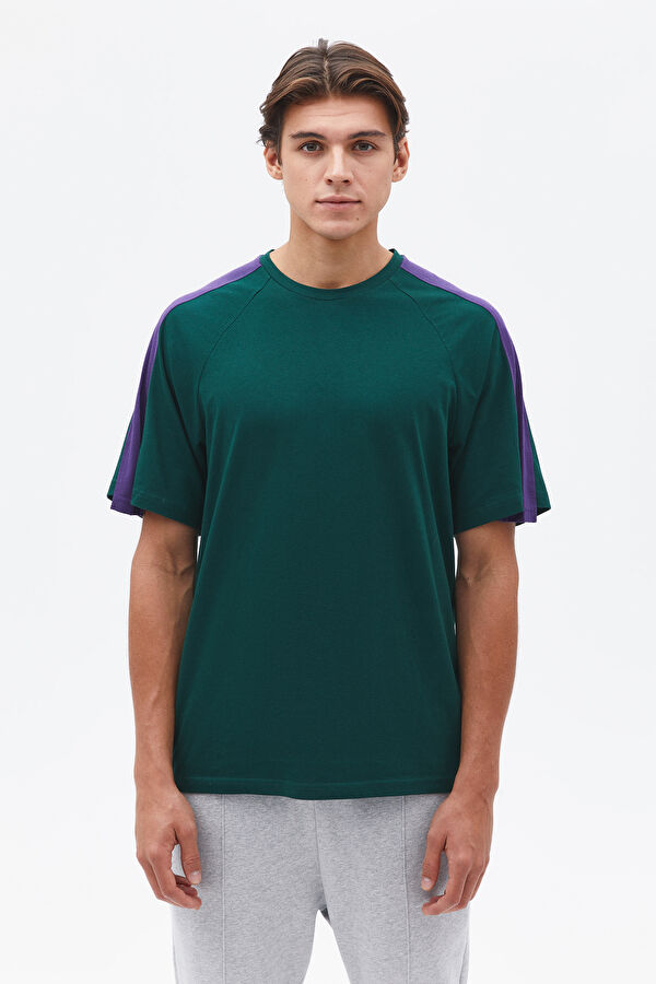 Relax Kalıp Yeşil Bisiklet Yaka Garni Detaylı T-Shirt