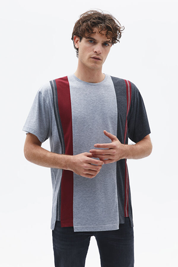 Gri Bisiklet Yaka Garni Detaylı T-Shirt 3