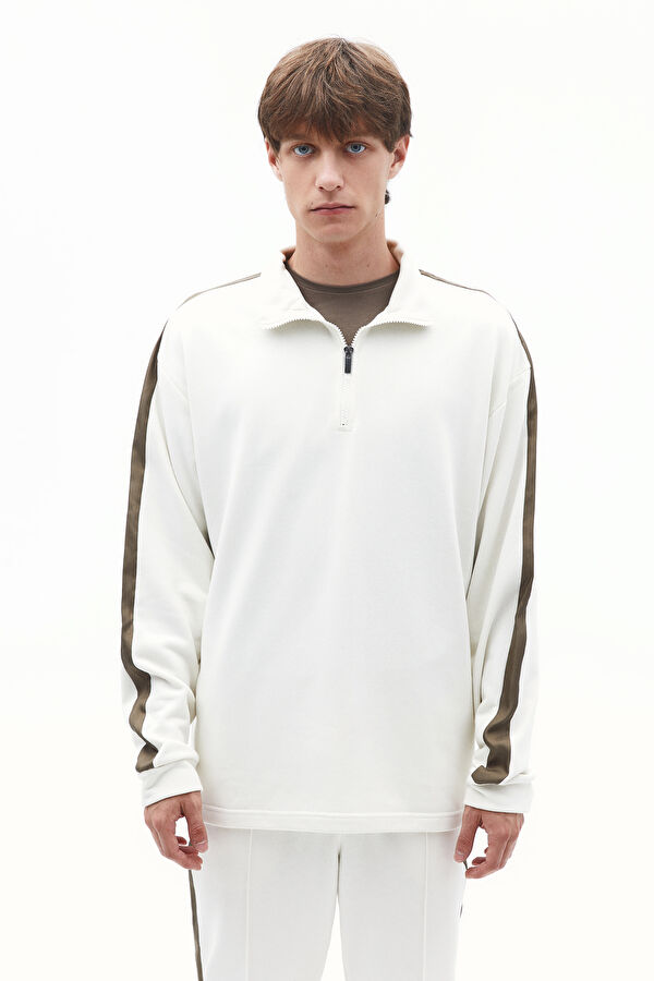 Ekru Dik Yaka Sweatshirt