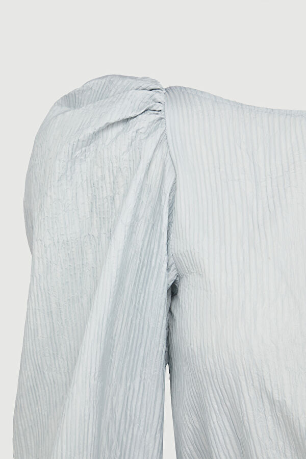 Light Blue Long-Sleeved Women's Blouse 3