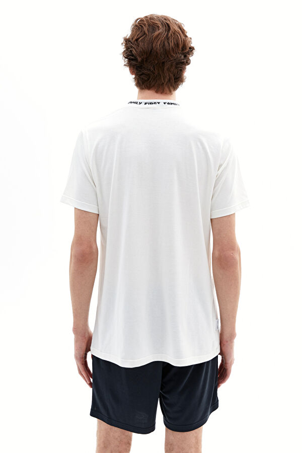 Beyaz Bisiklet Yaka Baskılı T-Shirt 3