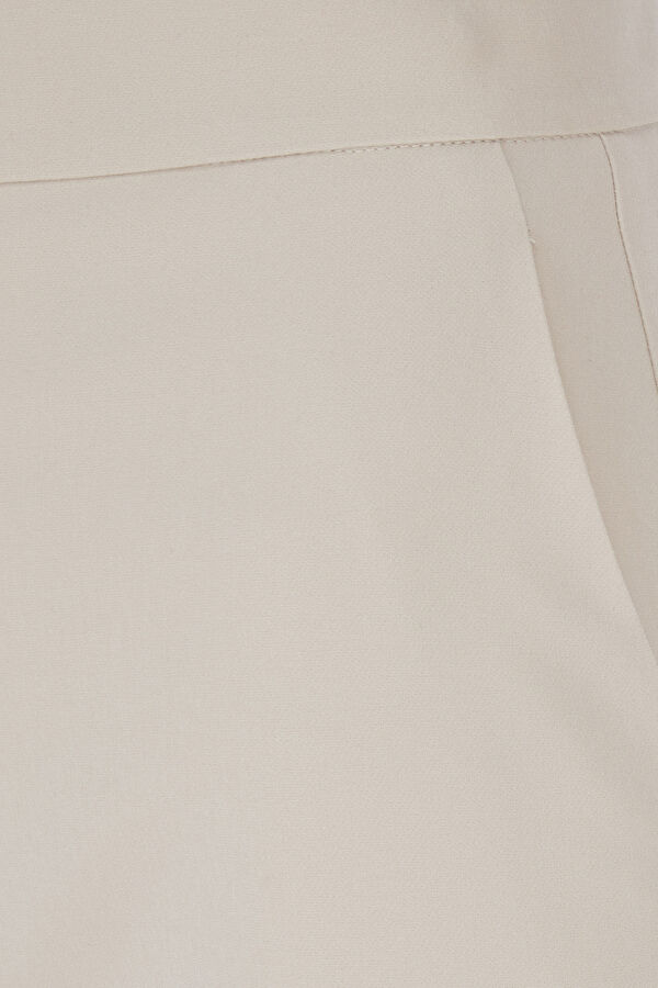 Cream Trousers 3