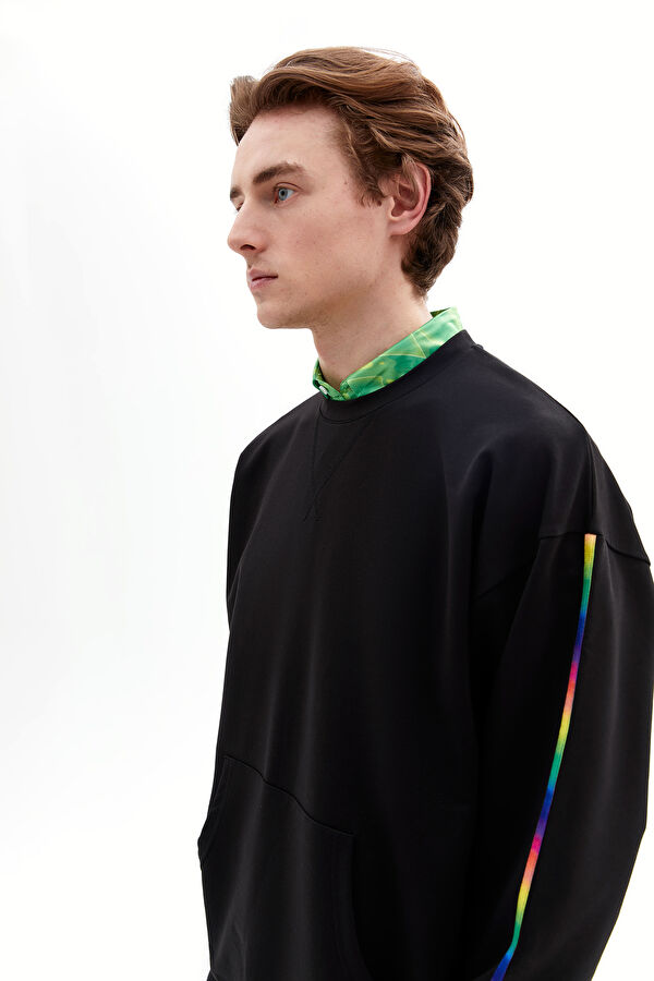 Siyah Bisiklet Yaka Sweatshirt 2